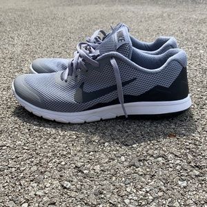 Gray Men’s Nike Sneakers Running Athletic Shoe
